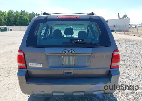 2012 Ford Escape Xls z USA, uszkodzony, nr VIN 1FMCU0C70CKC27722